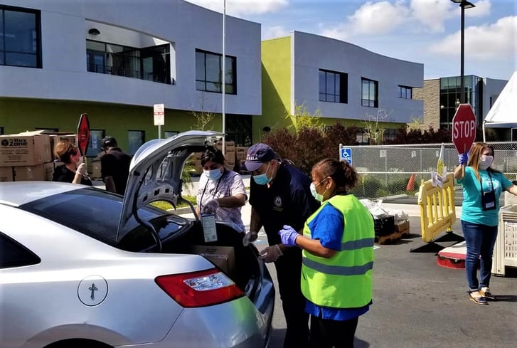 Magnolia Science Academy Colabora con Organizaciones para Ayudar a las Familias
