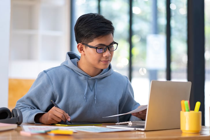 ¿Qué hace diferente a las escuelas chárter de las escuelas públicas?